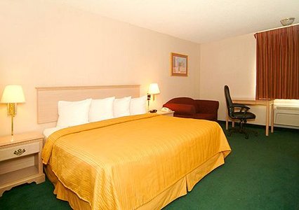 Quality Inn & Suites Albuquerque 03.[1]
